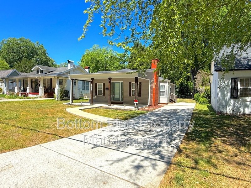 Charming 3 Bedroom 2 Bathroom SFH Located In Gastonia property image