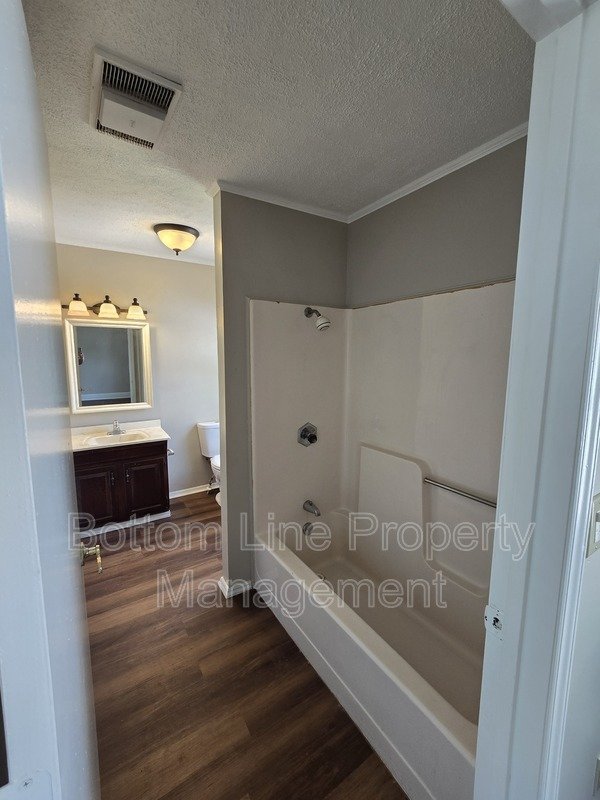 Charming 1-Bedroom Apartment in Concord – Private & Sun-Filled property image