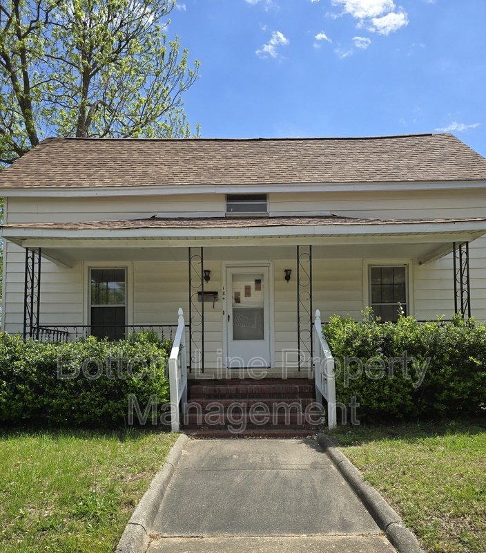 Spacious 4-Bedroom Home in Prime Concord Location – 1,900+ Sq Ft property image