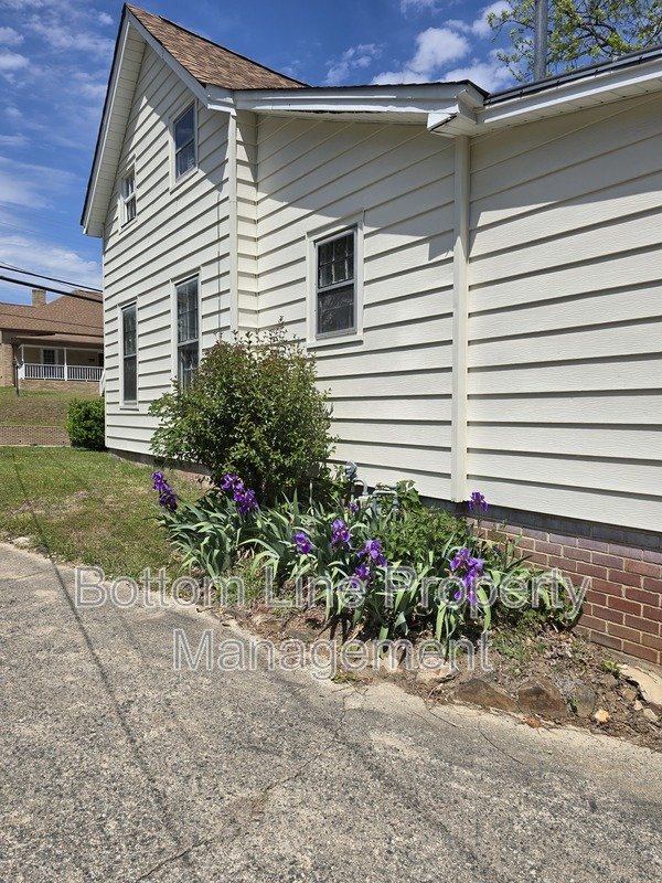 Spacious 4-Bedroom Home in Prime Concord Location – 1,900+ Sq Ft property image