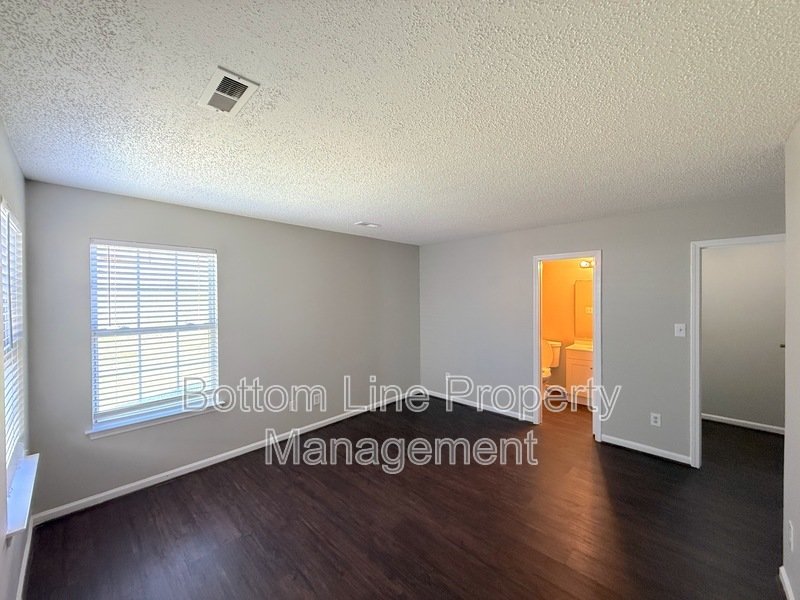 !!! Cozy 3 Bedroom 2 Bathroom SFH For Rent !!! property image