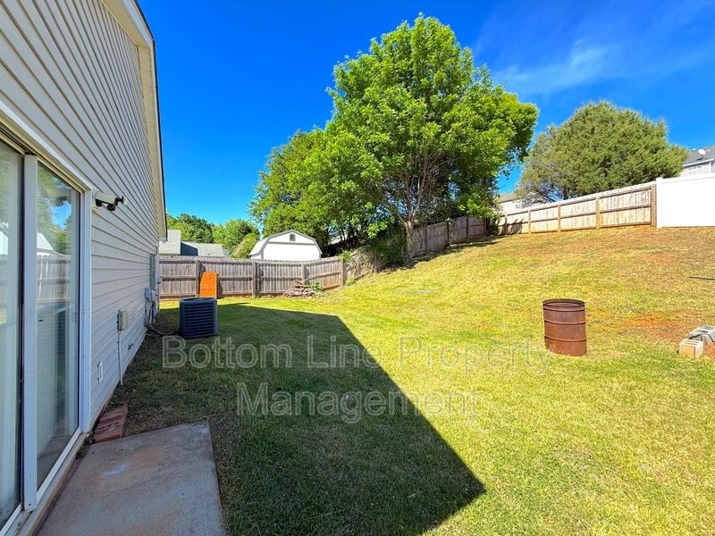 !!! Cozy 3 Bedroom 2 Bathroom SFH For Rent !!! property image