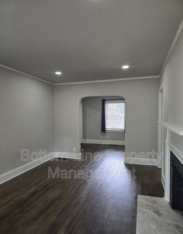 Modern Renovated Gem with Dual Decks in Charlotte property image