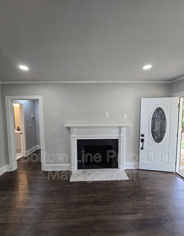 Modern Renovated Gem with Dual Decks in Charlotte property image