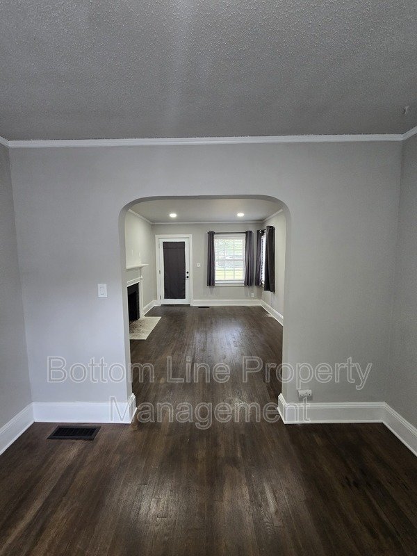 Modern Renovated Gem with Dual Decks in Charlotte property image