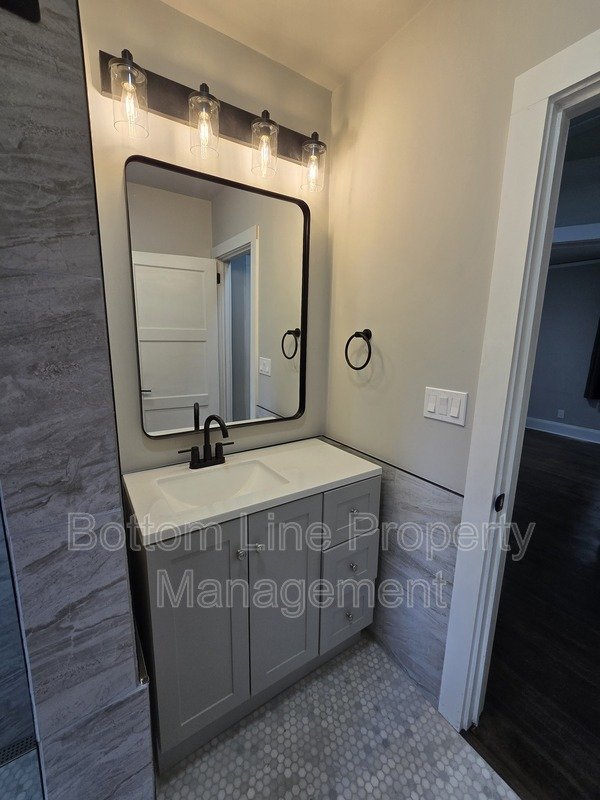 Modern Renovated Gem with Dual Decks in Charlotte property image
