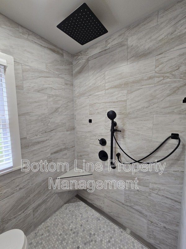 Modern Renovated Gem with Dual Decks in Charlotte property image