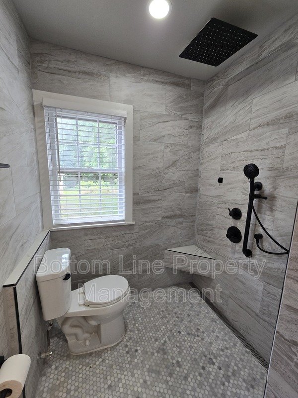 Modern Renovated Gem with Dual Decks in Charlotte property image