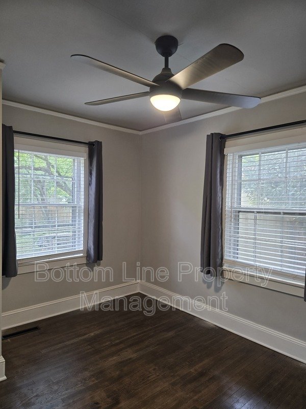 Modern Renovated Gem with Dual Decks in Charlotte property image