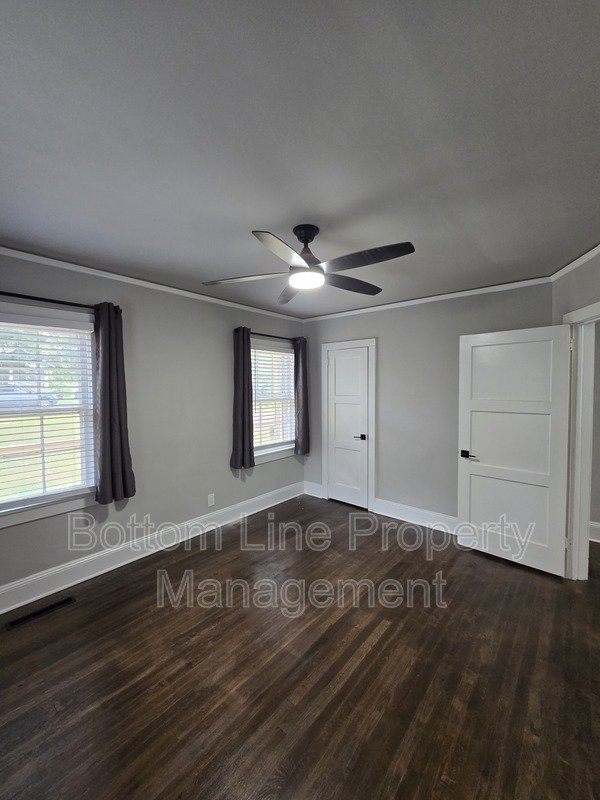 Modern Renovated Gem with Dual Decks in Charlotte property image