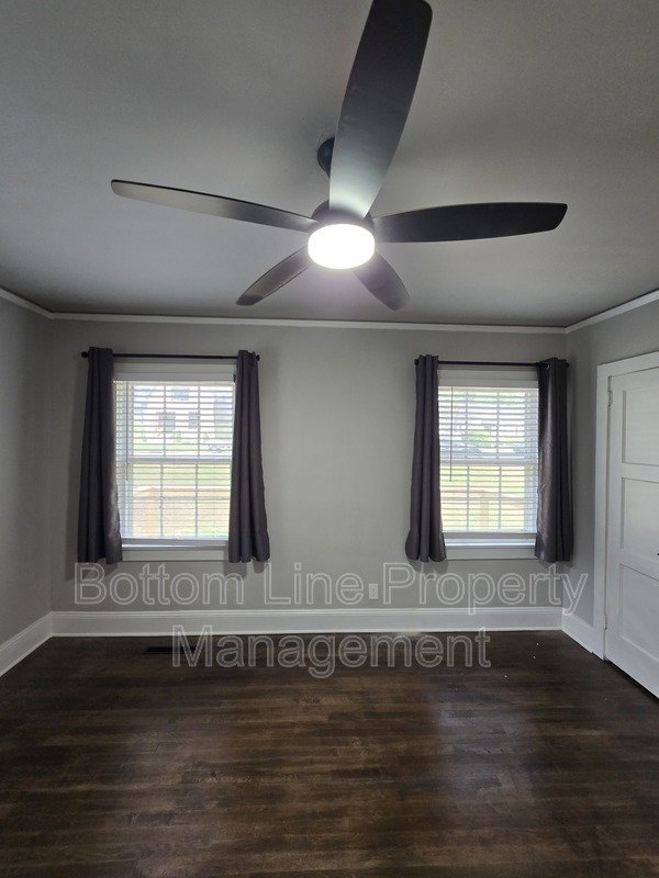 Modern Renovated Gem with Dual Decks in Charlotte property image