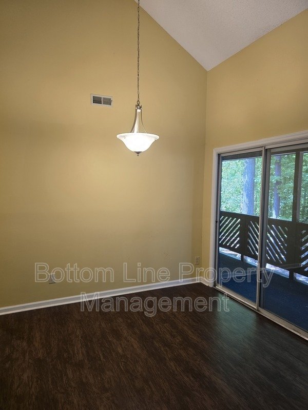 Spacious 2BR Condo with Bonus Room Near Greenway – Modern Finishes & Prime Location property image