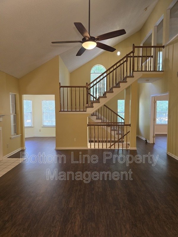 Spacious 2BR Condo with Bonus Room Near Greenway – Modern Finishes & Prime Location property image