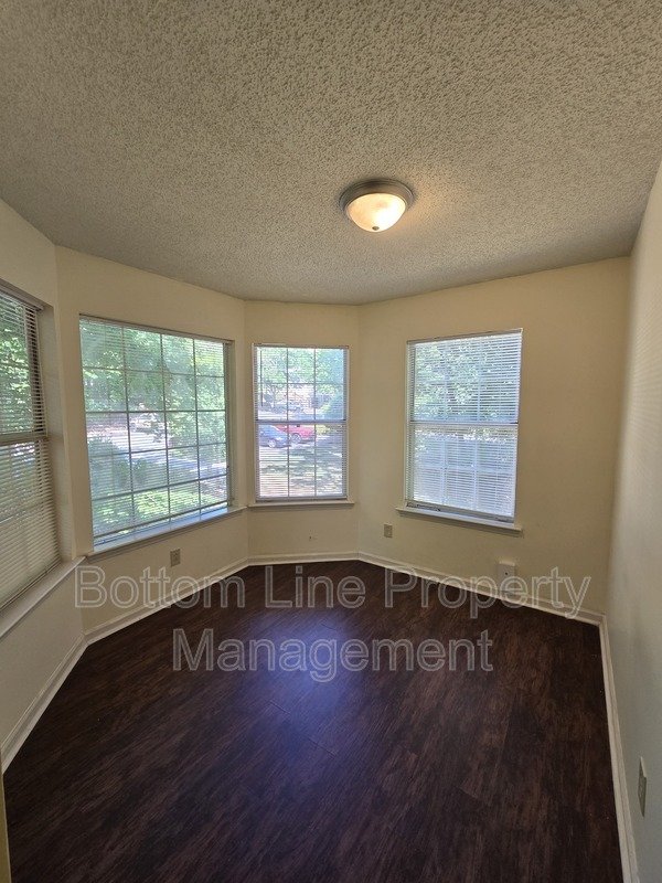Spacious 2BR Condo with Bonus Room Near Greenway – Modern Finishes & Prime Location property image