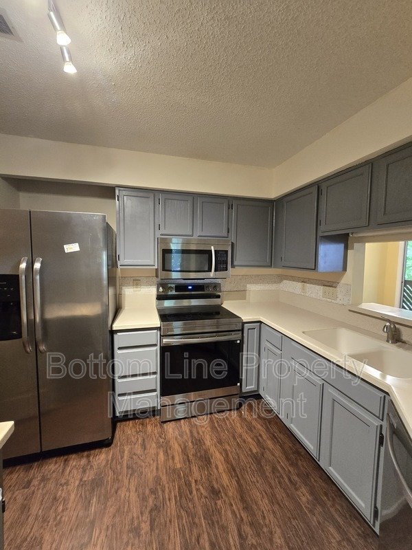 Spacious 2BR Condo with Bonus Room Near Greenway – Modern Finishes & Prime Location property image