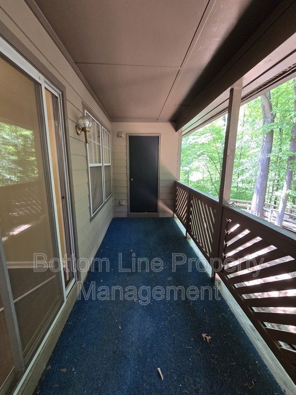 Spacious 2BR Condo with Bonus Room Near Greenway – Modern Finishes & Prime Location property image