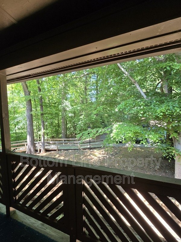 Spacious 2BR Condo with Bonus Room Near Greenway – Modern Finishes & Prime Location property image