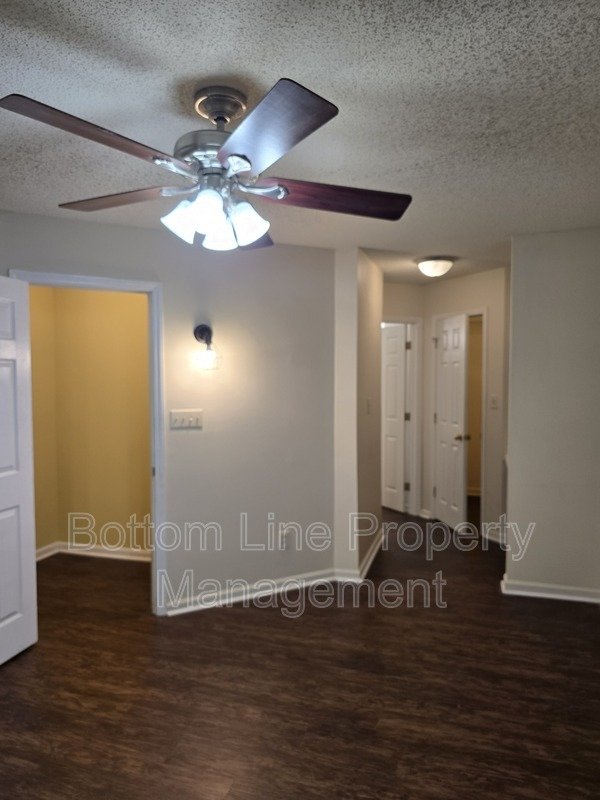 Spacious 2BR Condo with Bonus Room Near Greenway – Modern Finishes & Prime Location property image