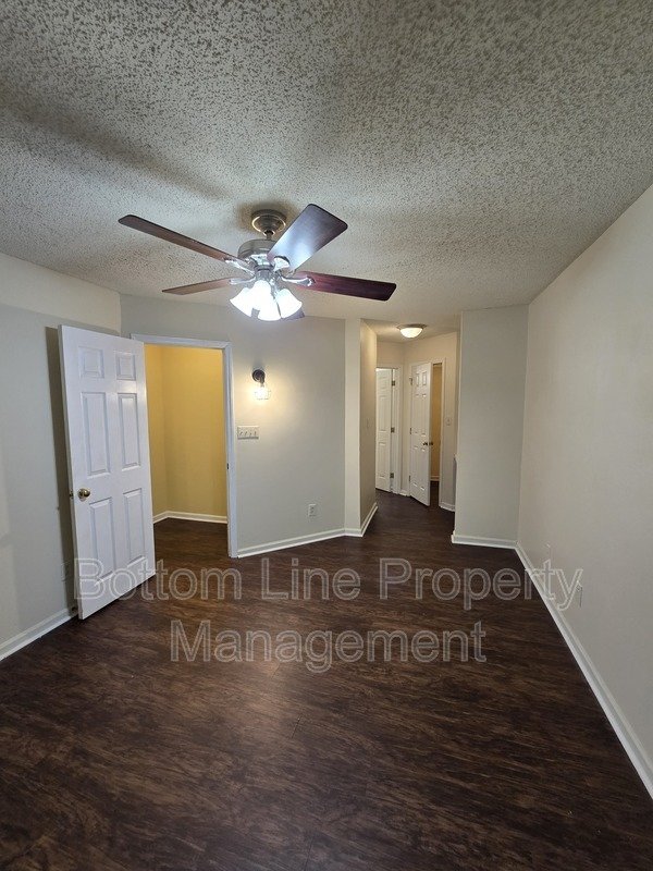 Spacious 2BR Condo with Bonus Room Near Greenway – Modern Finishes & Prime Location property image