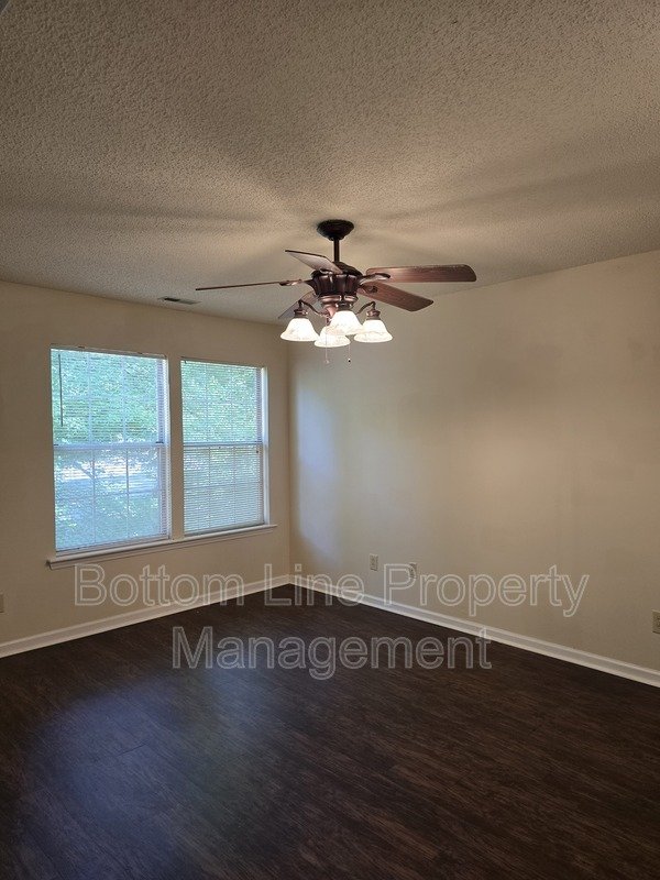 Spacious 2BR Condo with Bonus Room Near Greenway – Modern Finishes & Prime Location property image