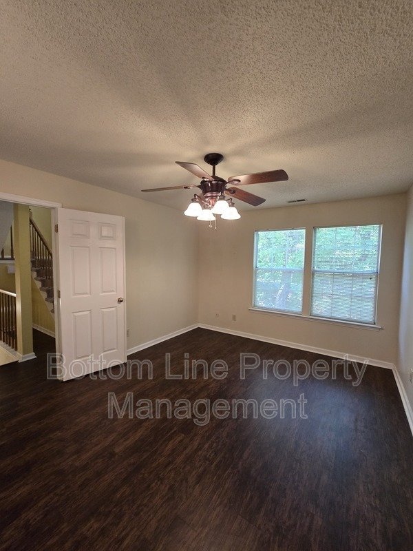 Spacious 2BR Condo with Bonus Room Near Greenway – Modern Finishes & Prime Location property image