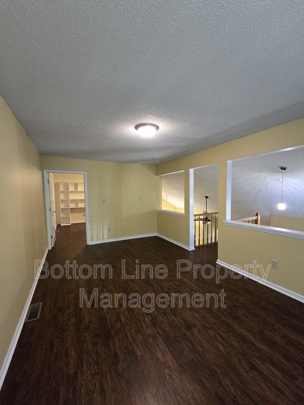 Spacious 2BR Condo with Bonus Room Near Greenway – Modern Finishes & Prime Location property image