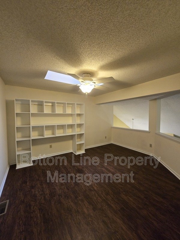 Spacious 2BR Condo with Bonus Room Near Greenway – Modern Finishes & Prime Location property image