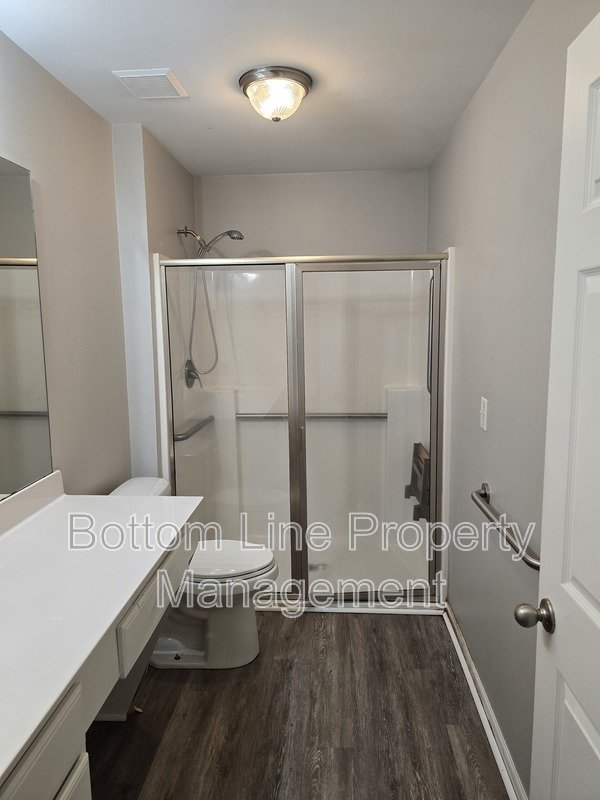 Spacious 3BR Home with Bonus Room & 2-Car Garage – Prime Charlotte Location property image