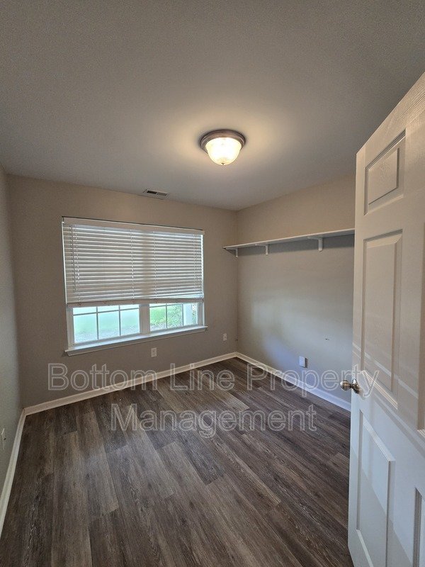 Spacious 3BR Home with Bonus Room & 2-Car Garage – Prime Charlotte Location property image
