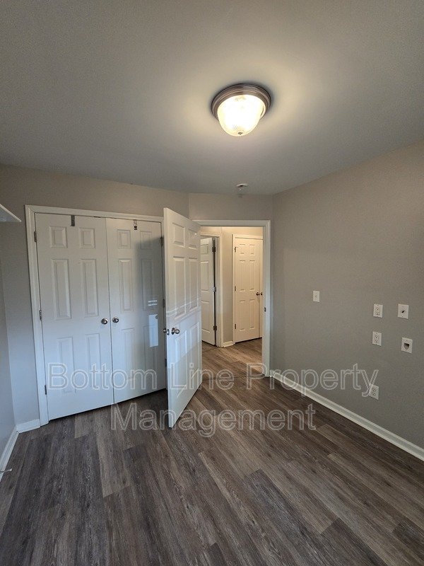 Spacious 3BR Home with Bonus Room & 2-Car Garage – Prime Charlotte Location property image