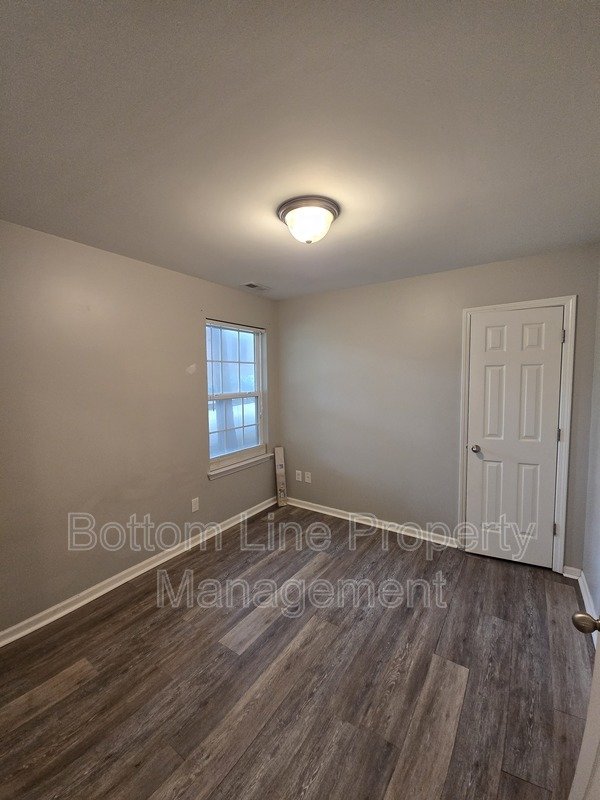 Spacious 3BR Home with Bonus Room & 2-Car Garage – Prime Charlotte Location property image