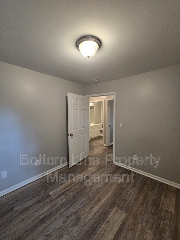 Spacious 3BR Home with Bonus Room & 2-Car Garage – Prime Charlotte Location property image