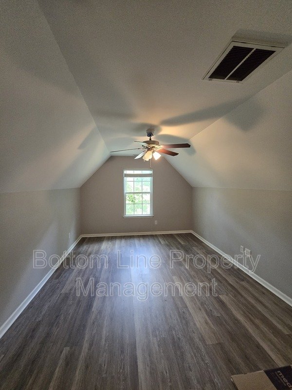 Spacious 3BR Home with Bonus Room & 2-Car Garage – Prime Charlotte Location property image