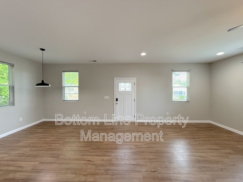 Stunning 3 Bedroom 2 Bathroom Home For Rent In Concord property image