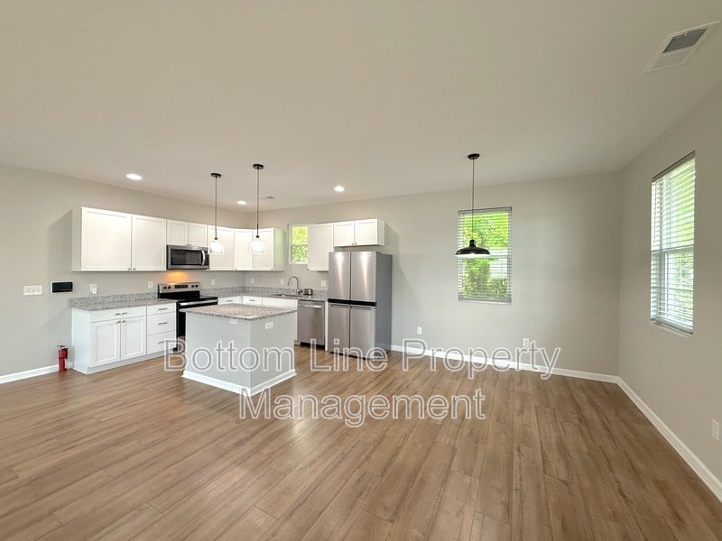 Stunning 3 Bedroom 2 Bathroom Home For Rent In Concord property image