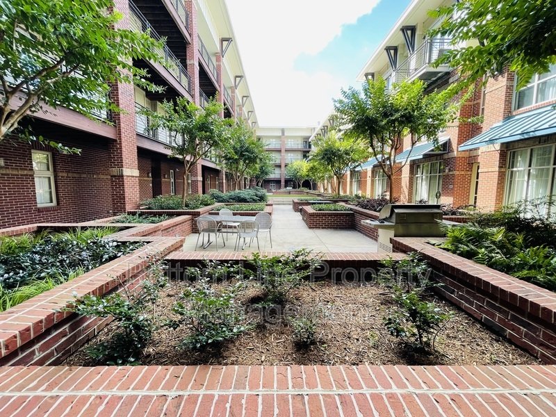 2 Bedroom 2 Bathroom Uptown Unit For Rent property image