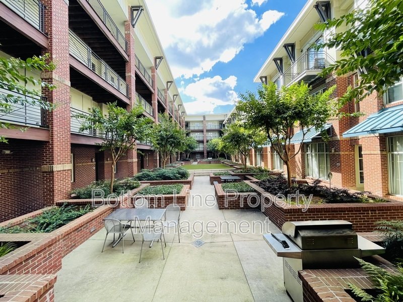 2 Bedroom 2 Bathroom Uptown Unit For Rent property image