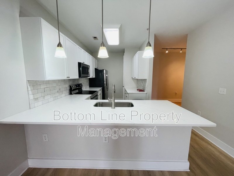 2 Bedroom 2 Bathroom Uptown Unit For Rent property image