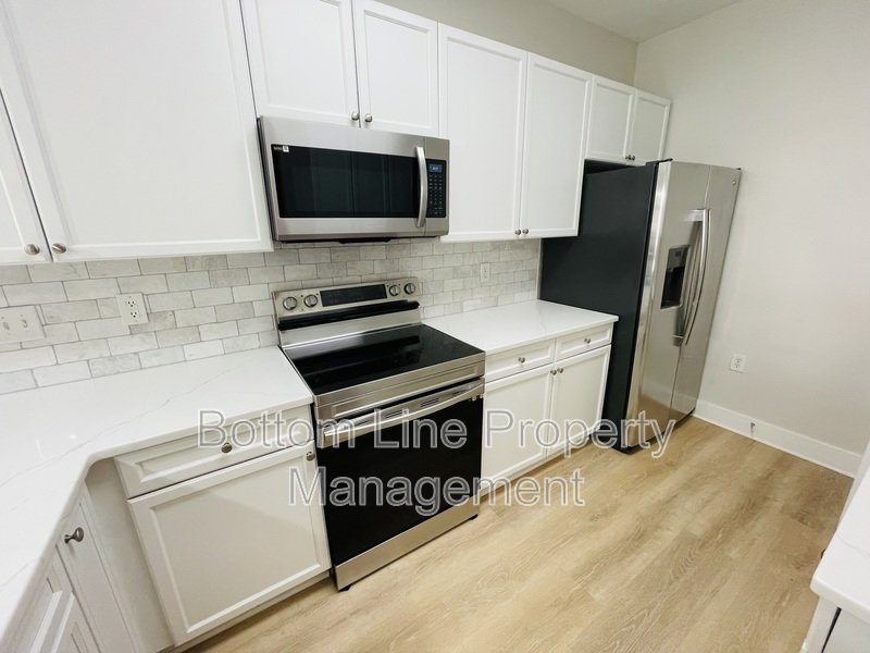 2 Bedroom 2 Bathroom Uptown Unit For Rent property image