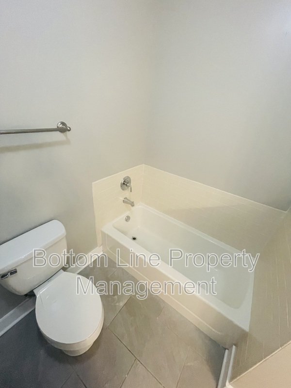 2 Bedroom 2 Bathroom Uptown Unit For Rent property image
