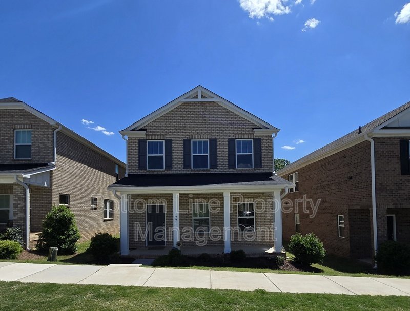 🏡 Spacious & Stylish 4BR Home in Mint Hill with Open Floor Plan & Luxury Primary Suite property image