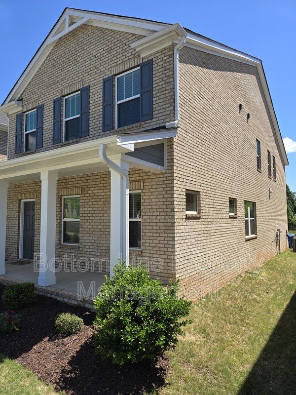 🏡 Spacious & Stylish 4BR Home in Mint Hill with Open Floor Plan & Luxury Primary Suite property image