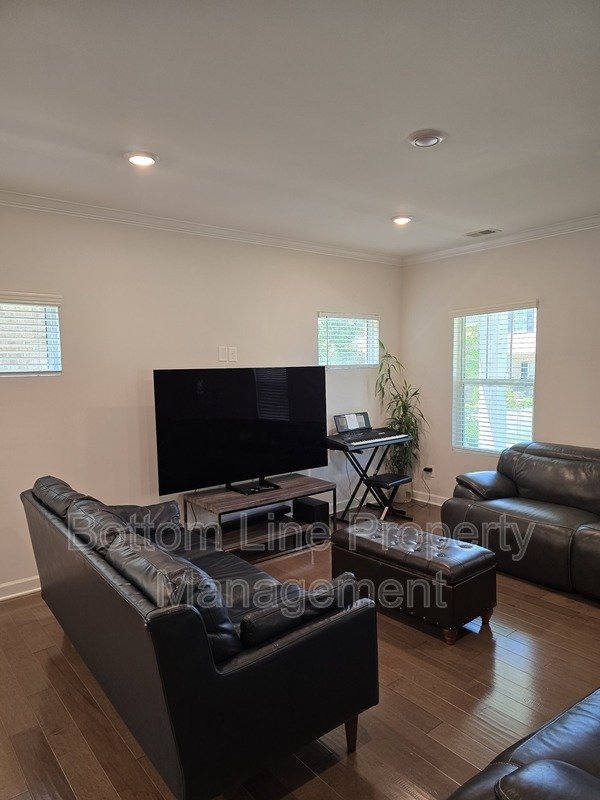 🏡 Spacious & Stylish 4BR Home in Mint Hill with Open Floor Plan & Luxury Primary Suite property image