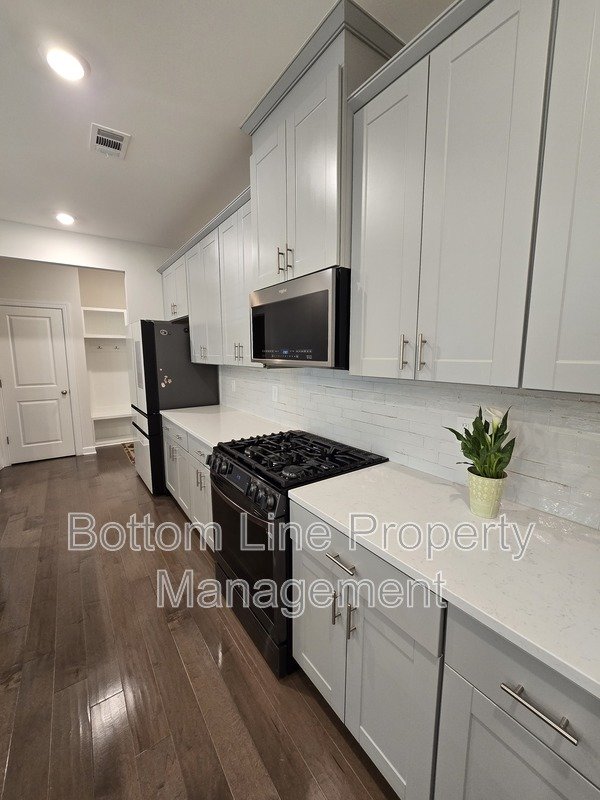 🏡 Spacious & Stylish 4BR Home in Mint Hill with Open Floor Plan & Luxury Primary Suite property image