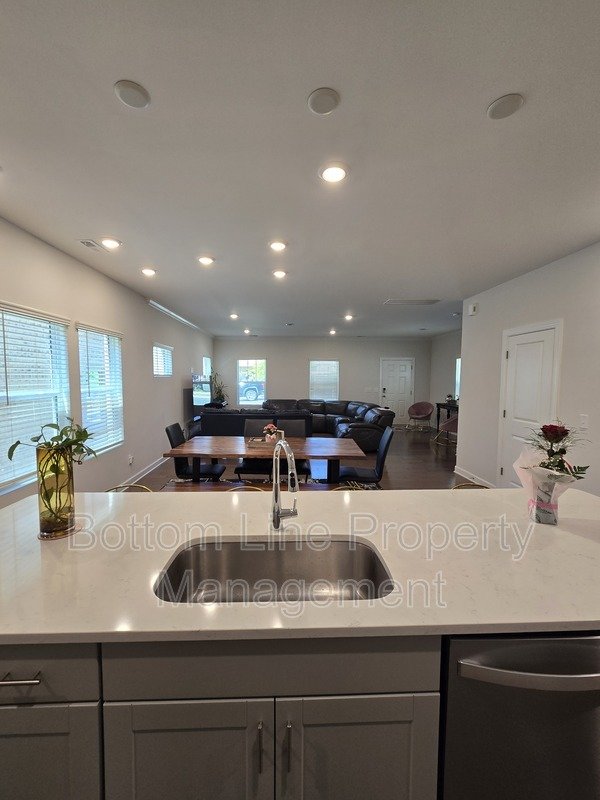 🏡 Spacious & Stylish 4BR Home in Mint Hill with Open Floor Plan & Luxury Primary Suite property image