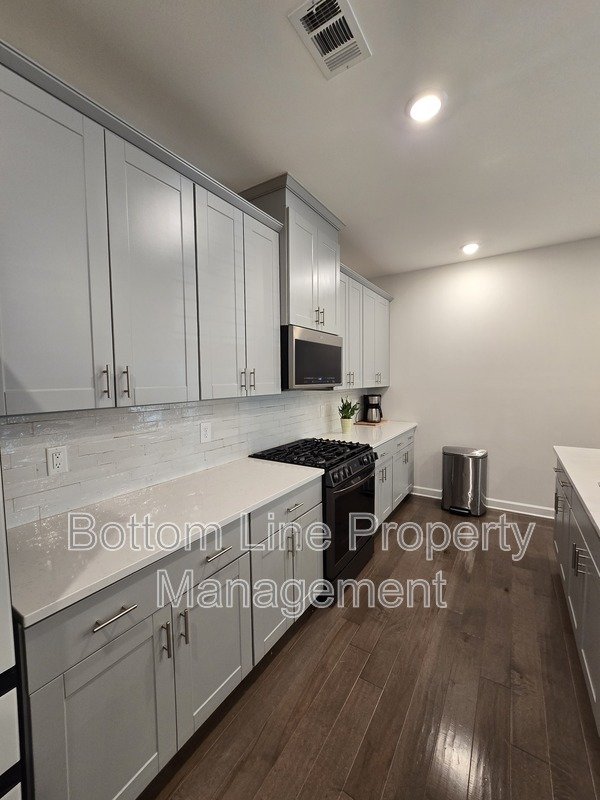 🏡 Spacious & Stylish 4BR Home in Mint Hill with Open Floor Plan & Luxury Primary Suite property image