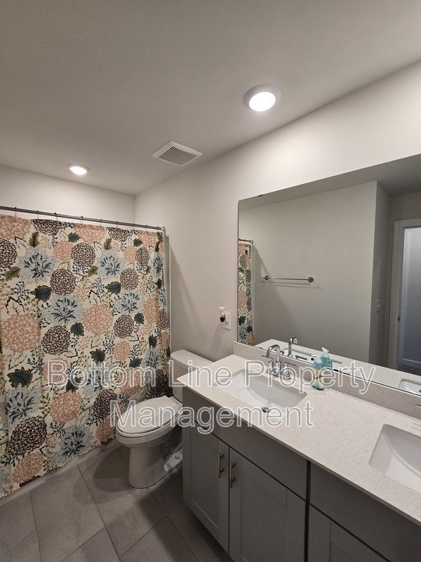 🏡 Spacious & Stylish 4BR Home in Mint Hill with Open Floor Plan & Luxury Primary Suite property image