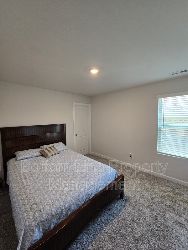 🏡 Spacious & Stylish 4BR Home in Mint Hill with Open Floor Plan & Luxury Primary Suite property image