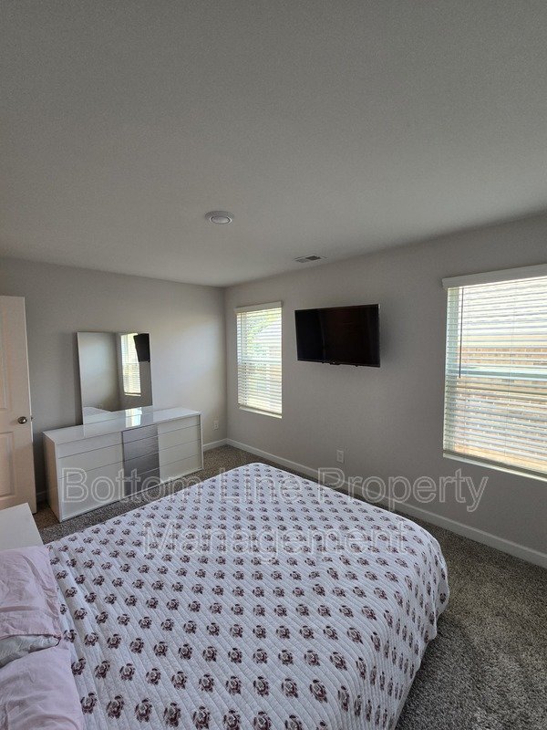 🏡 Spacious & Stylish 4BR Home in Mint Hill with Open Floor Plan & Luxury Primary Suite property image