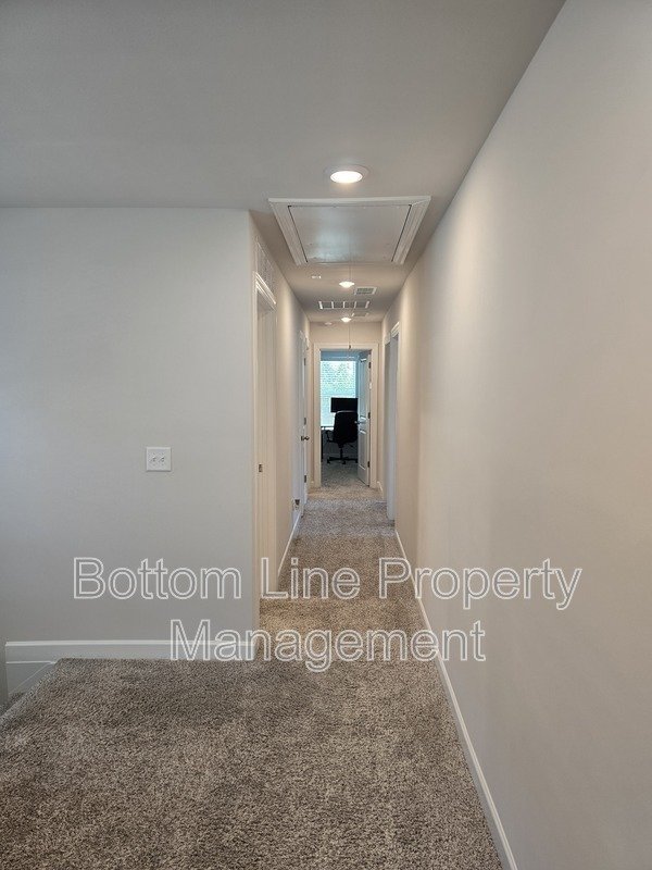 🏡 Spacious & Stylish 4BR Home in Mint Hill with Open Floor Plan & Luxury Primary Suite property image